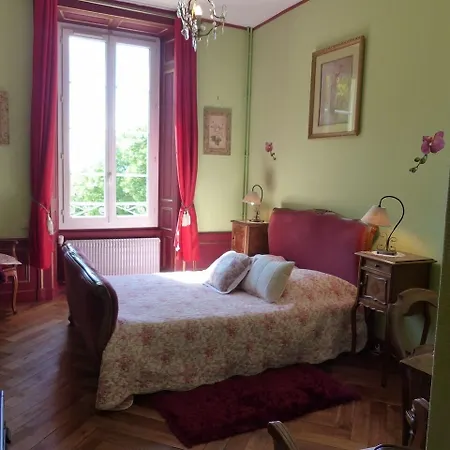 Chateau De Montsable