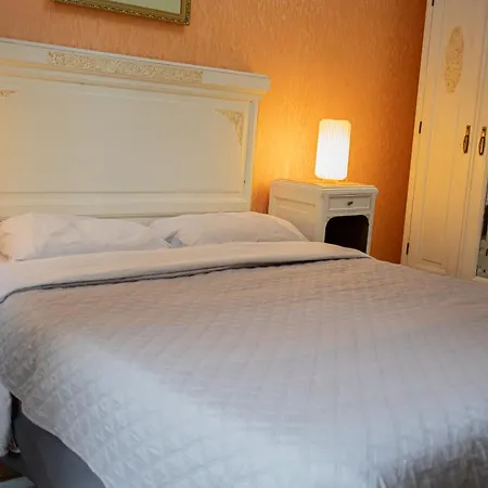 Chateau De Montsable Отель типа 