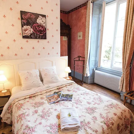 Château De Montsablé Bed & Breakfast