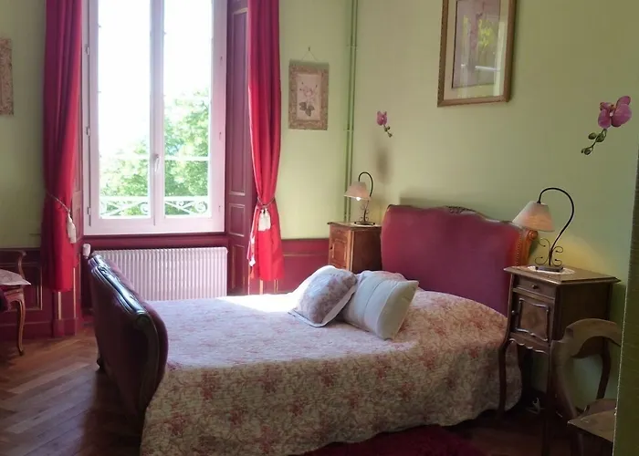 Chateau De Montsable